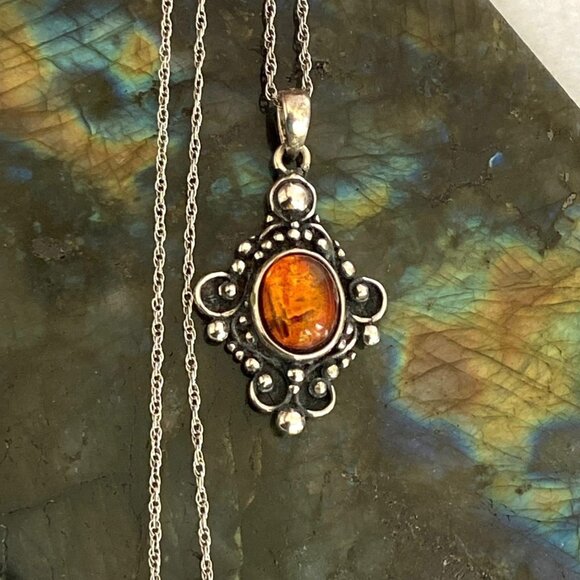 Sterling Silver 925 Oval Baltic Amber Ball Accent Pendant Necklace 18" Chain - Picture 12 of 16